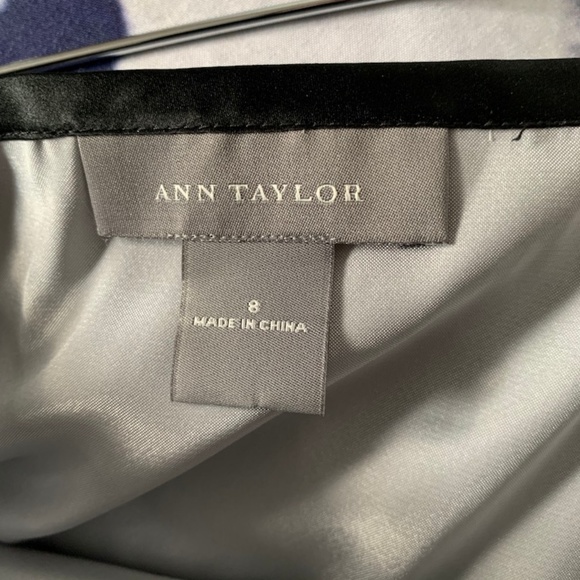 Ann Taylor Black Lace Pencil Skirt - Picture 4 of 5